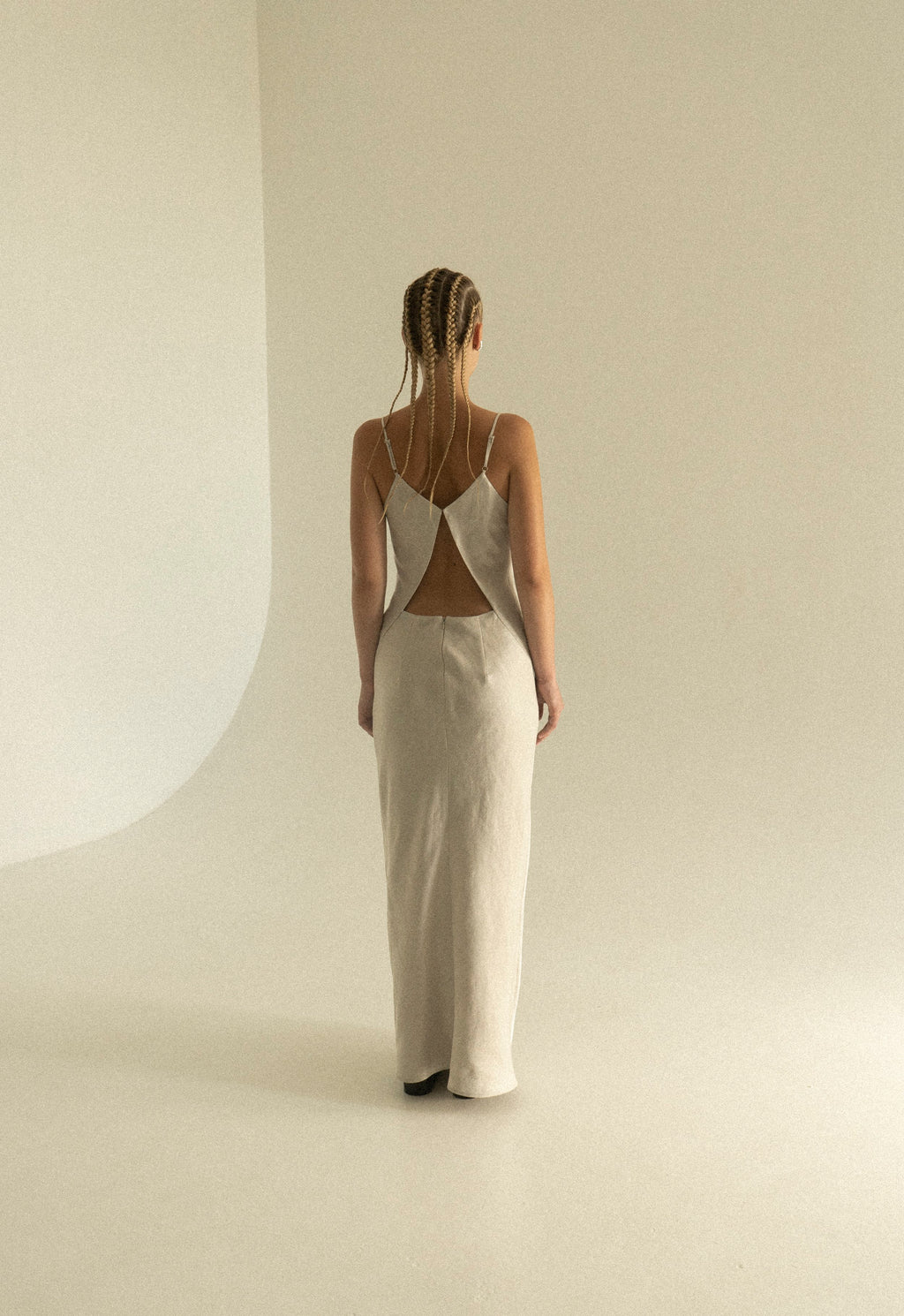 K M by L A N G E Soborna  Viscose Open Back Long Dress - Grey