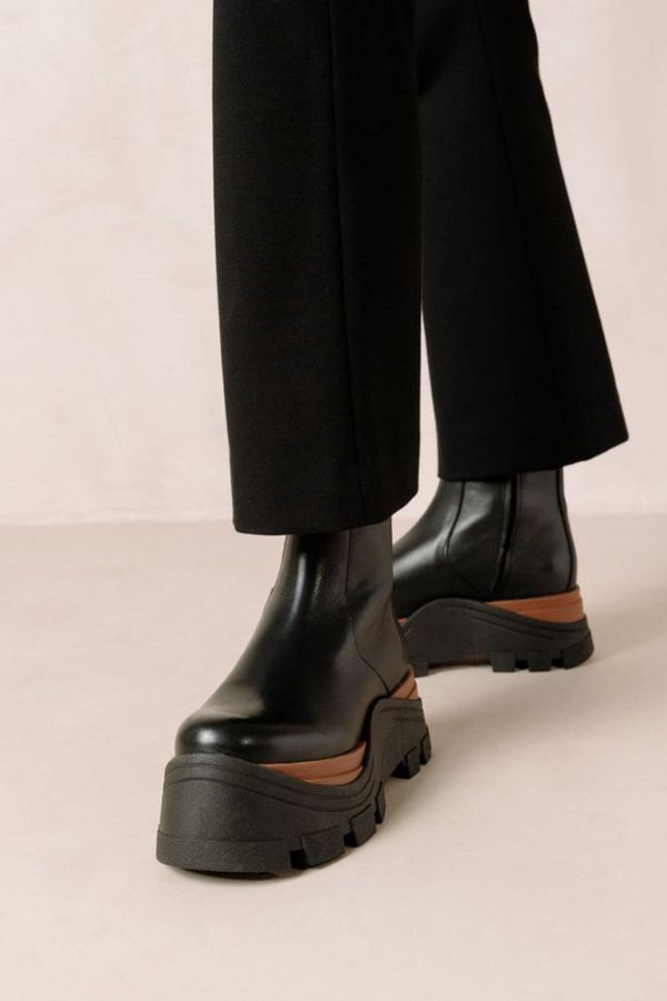 Alohas Sapphire Nutty Leather Ankle Boots - Black