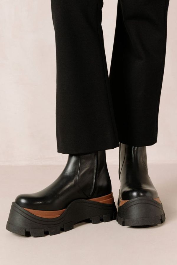 Alohas Sapphire Nutty Leather Ankle Boots - Black