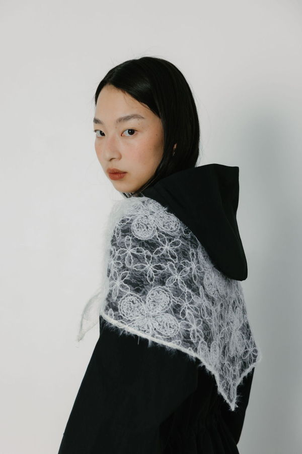 A Bronze Age Scout Shawl - Frost Floral