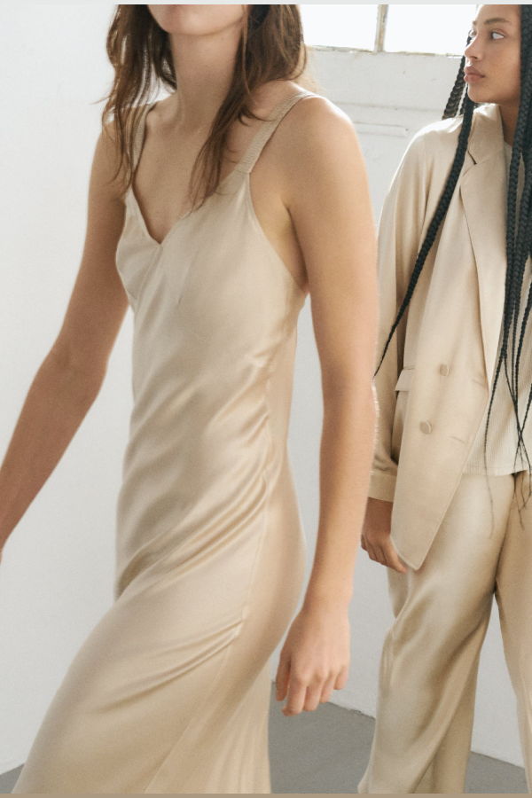 Silk Laundry DECO RUCHED DRESS - HAZELNUT
