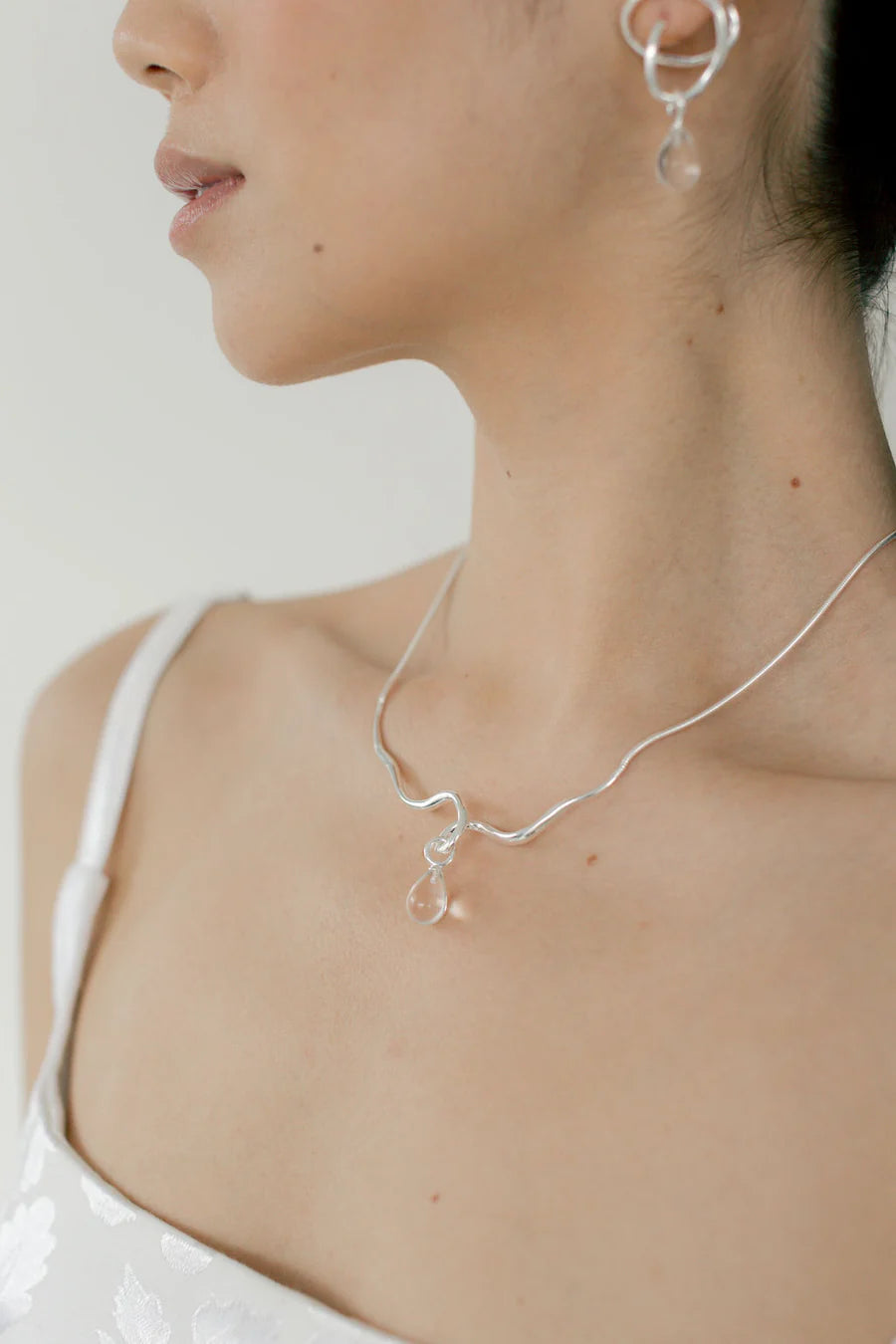 Kara Yoo Maeva Drop Necklace