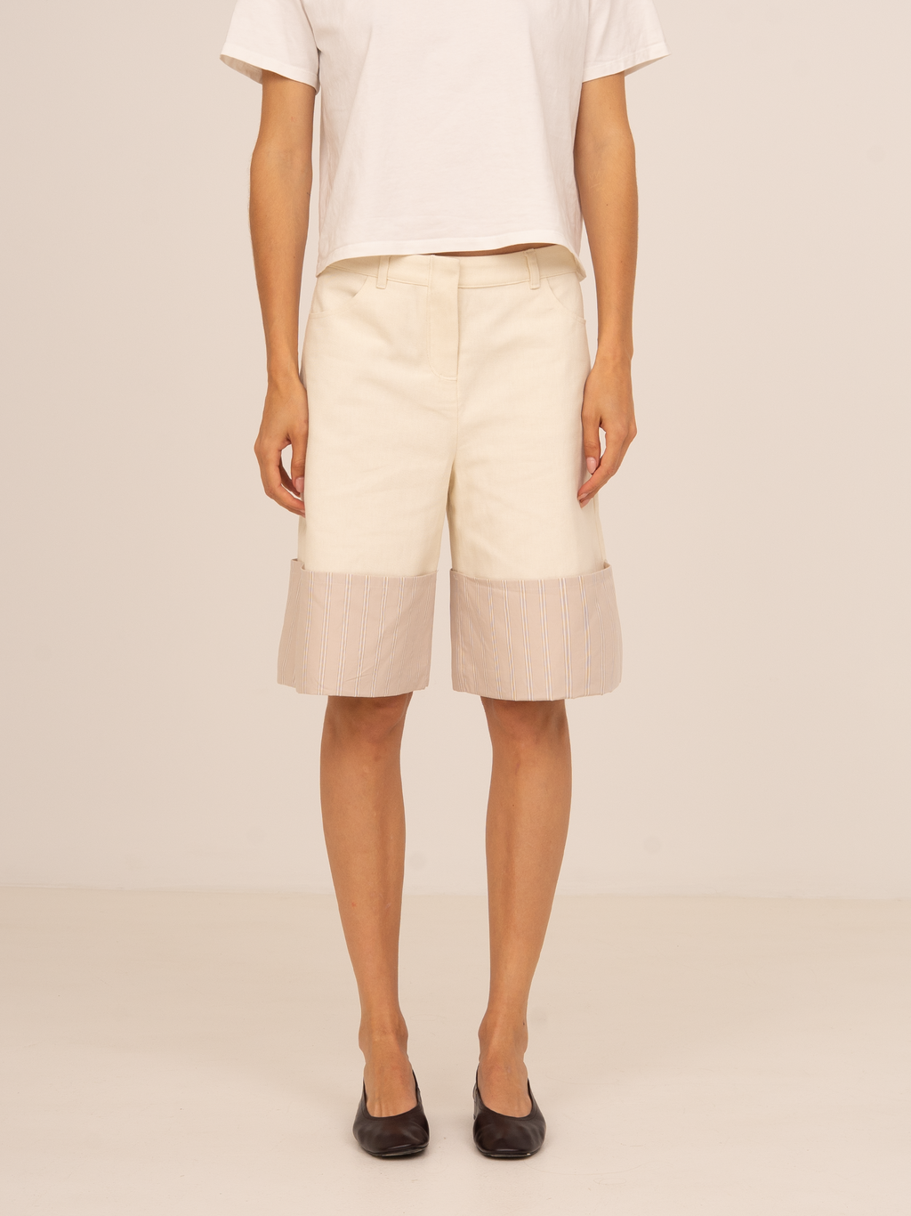 Carmen Says Sorelle Bermuda Jeans With Contrast Hem - Cream