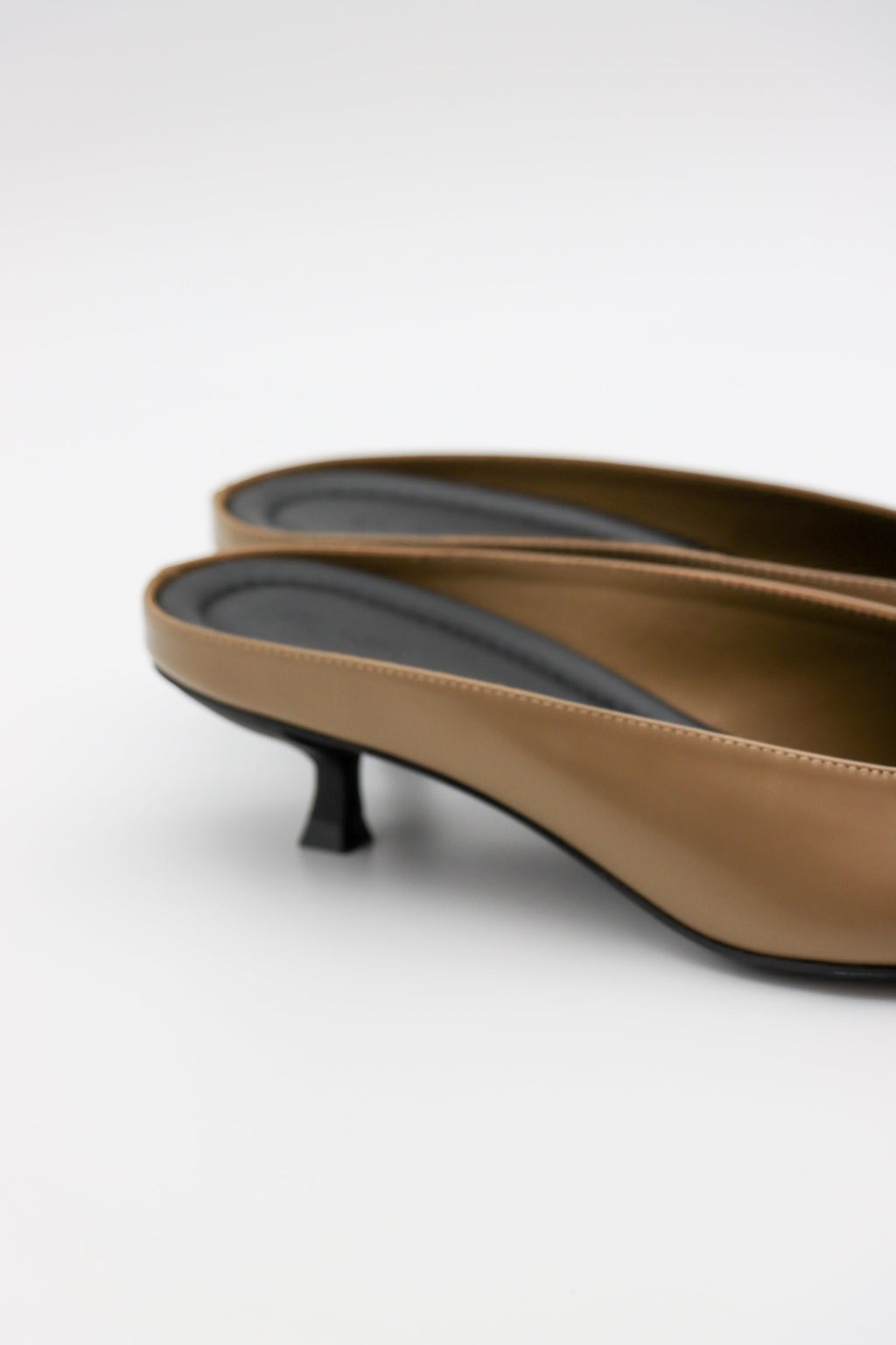 St. Agni Petit Pouch Heel