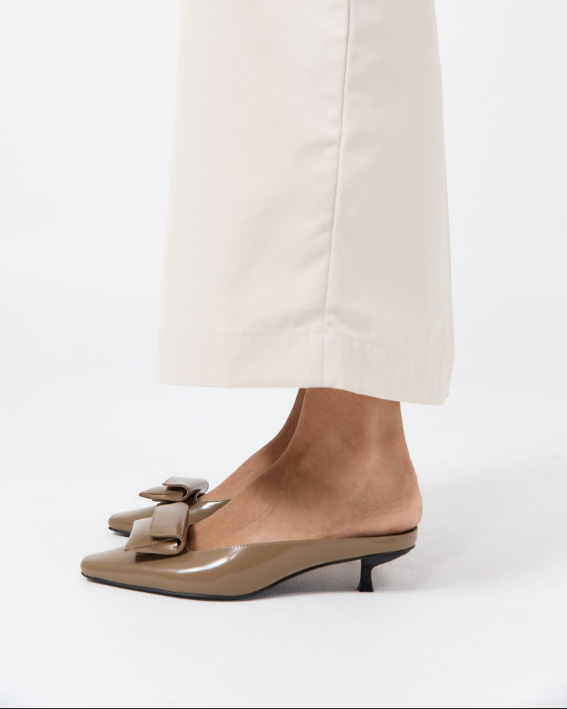 St. Agni Petit Pouch Heel