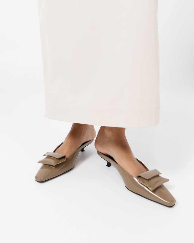 St. Agni Petit Pouch Heel