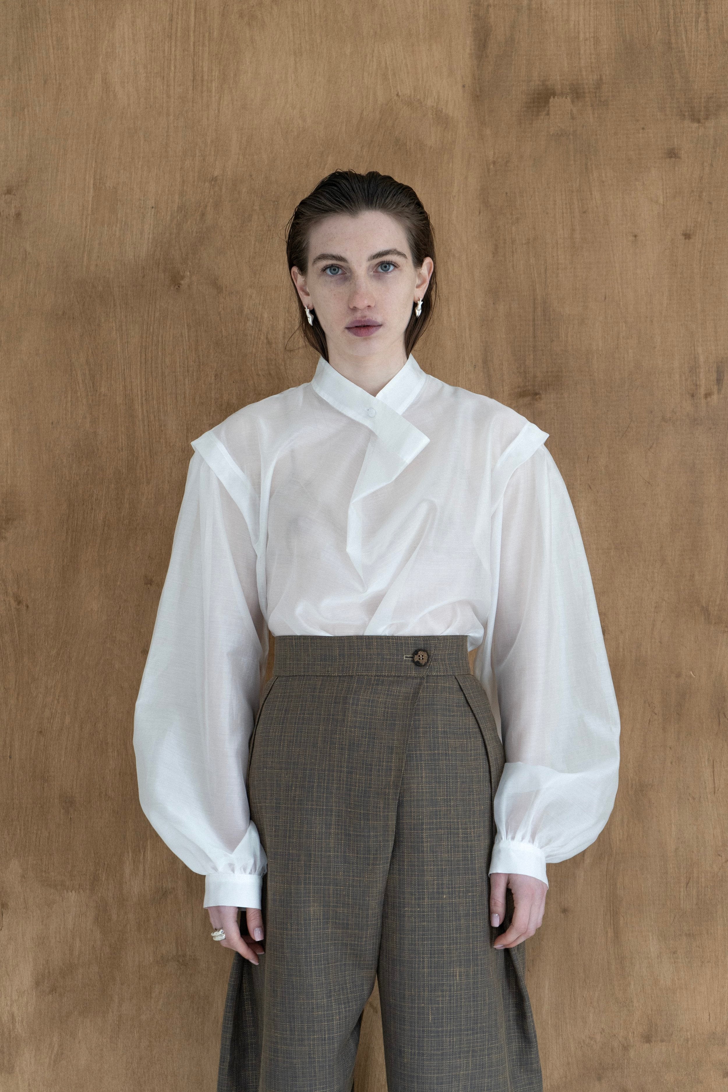 K M by L A N G E Tuman Cross Over Silky Blouse
