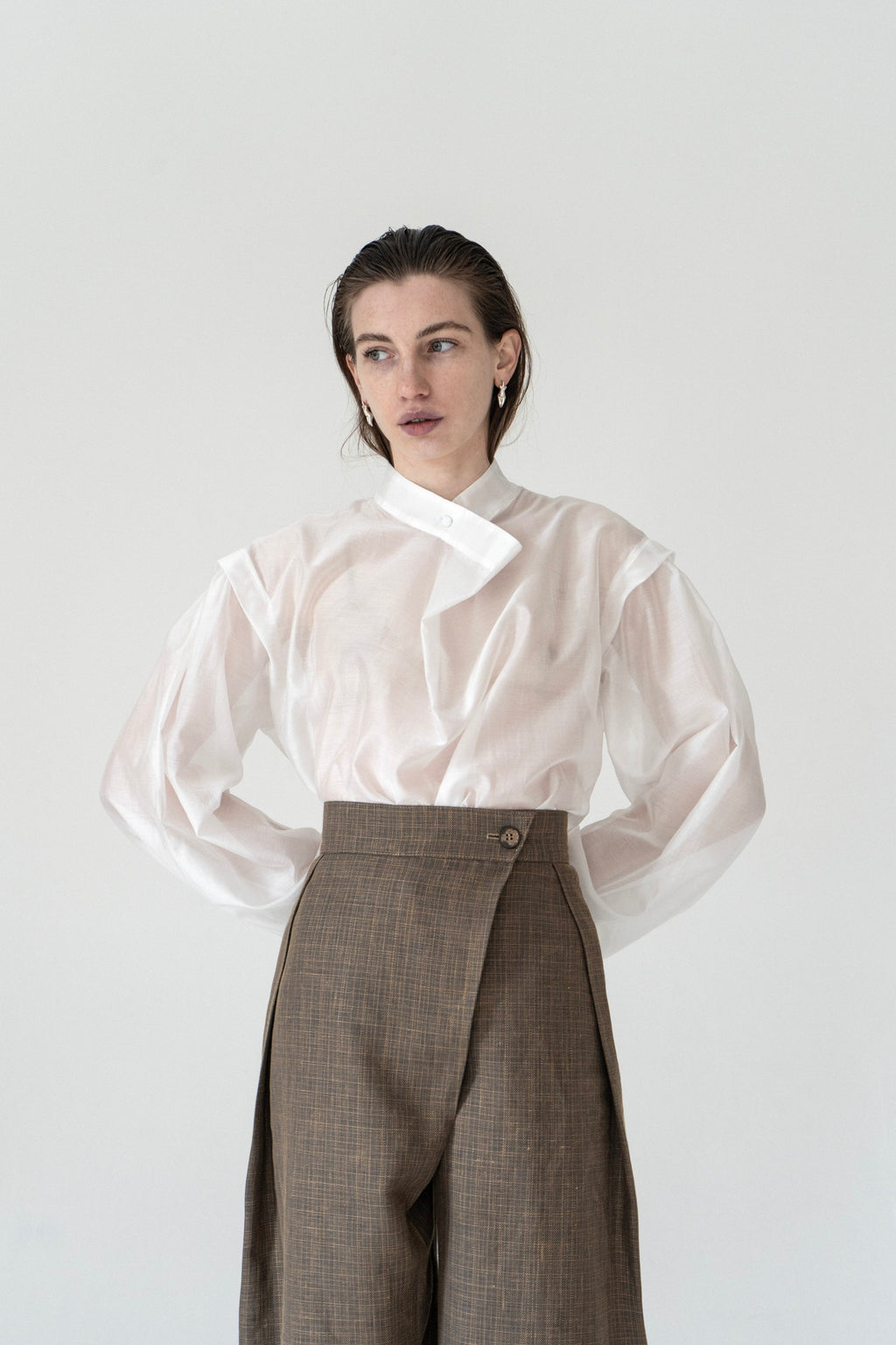 K M by L A N G E Tuman Cross Over Silky Blouse