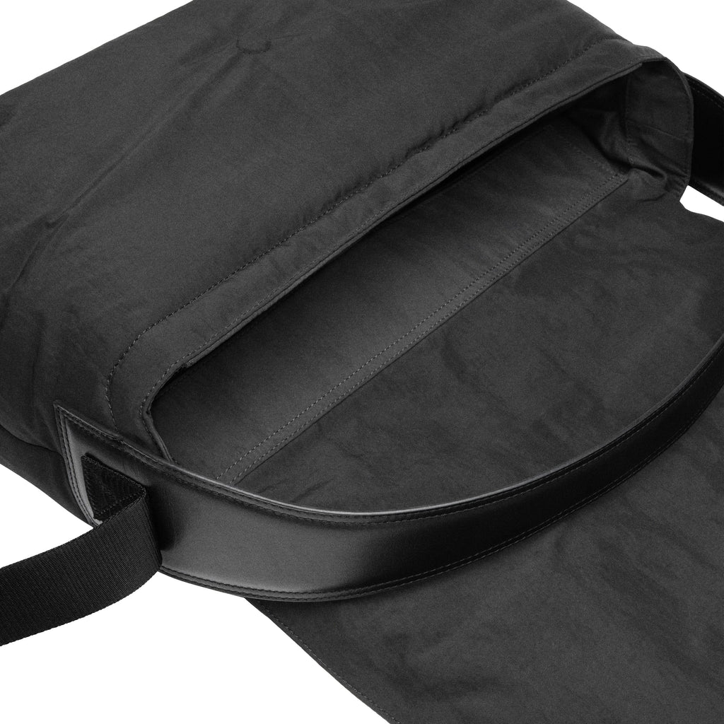 Jacquemus The Bambino Messenger Bag - Black