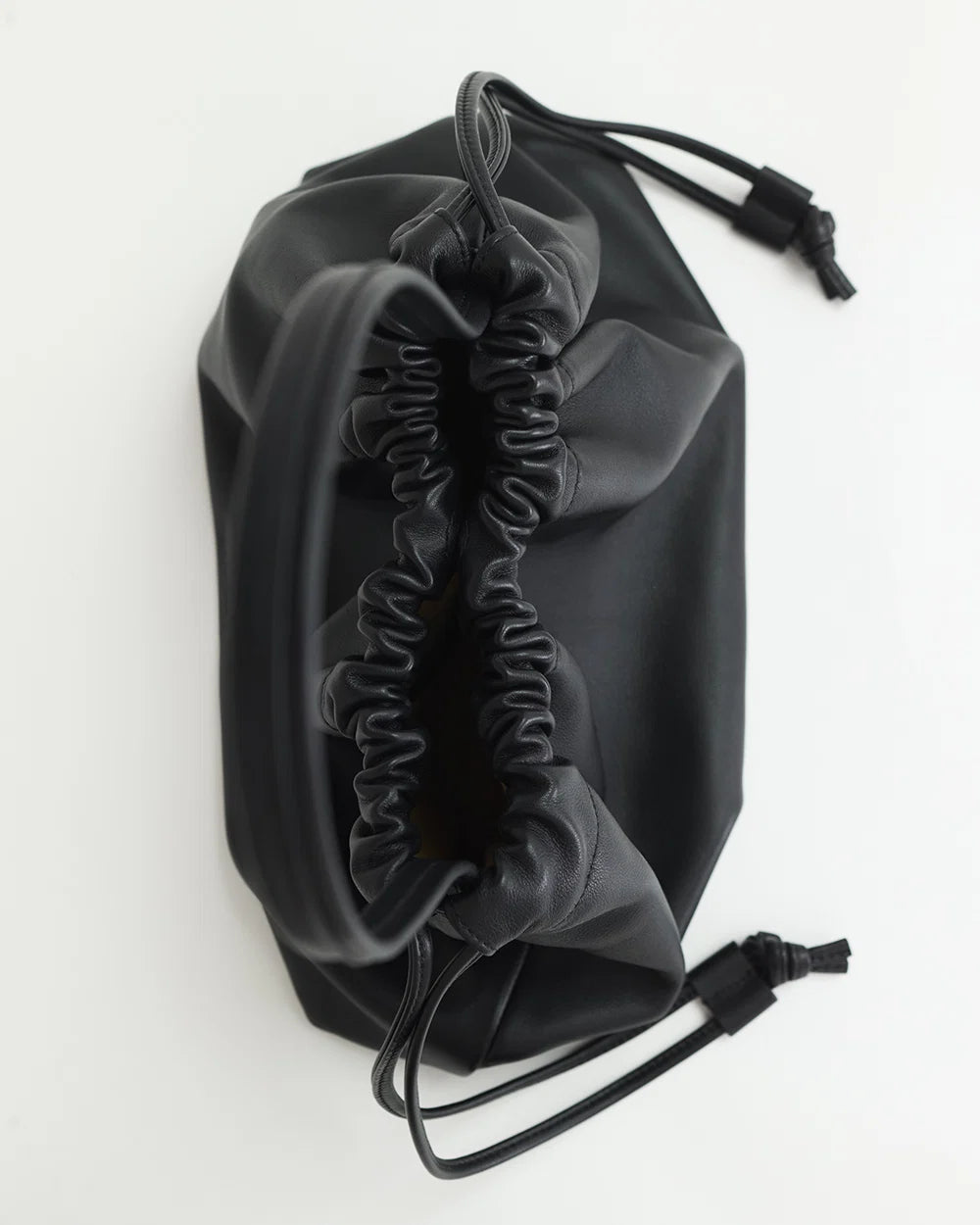 The Horse Fin Shoulder Bag