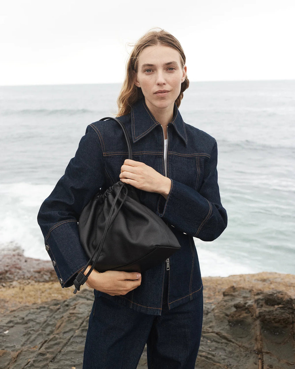 The Horse Fin Shoulder Bag