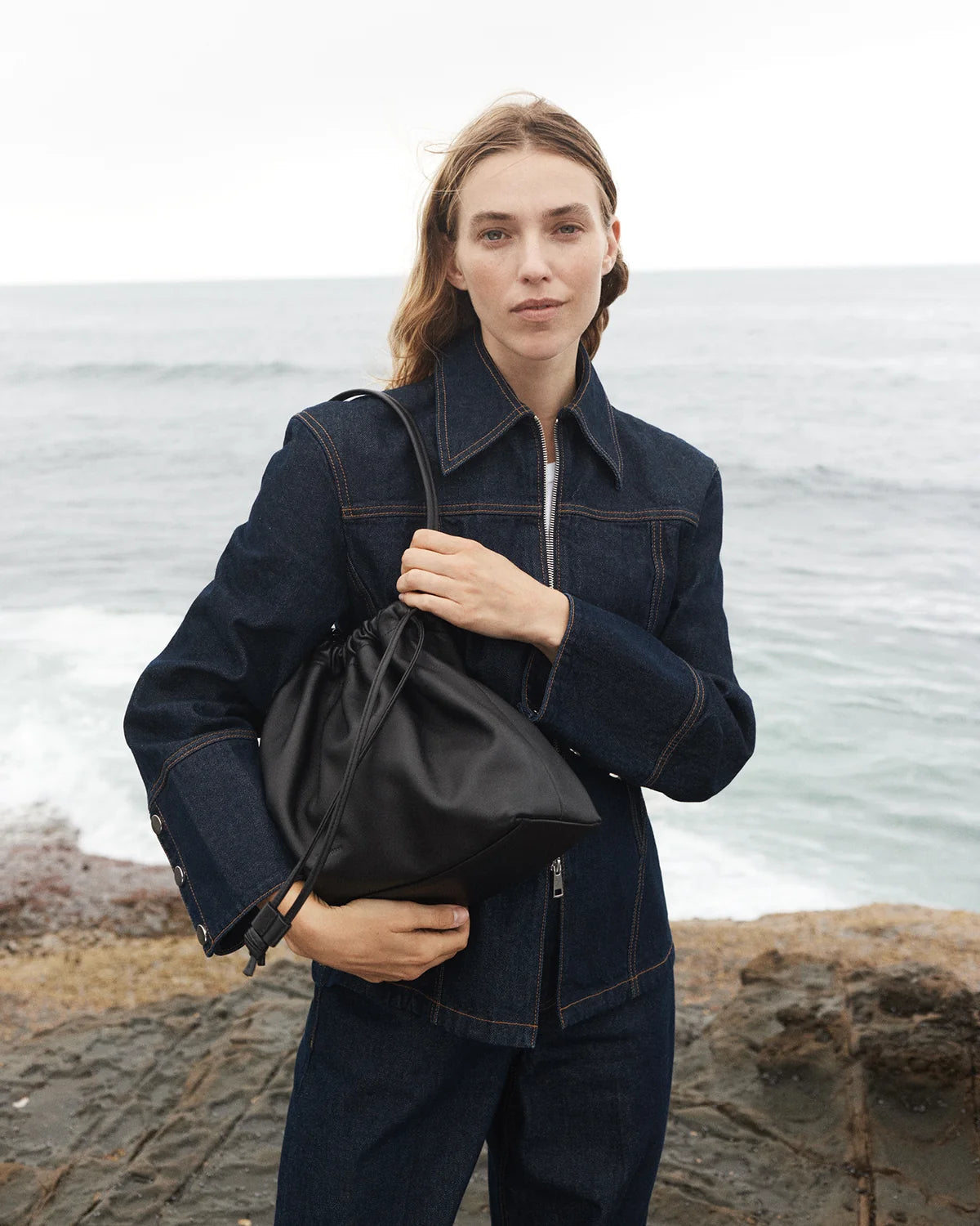 The Horse Fin Shoulder Bag