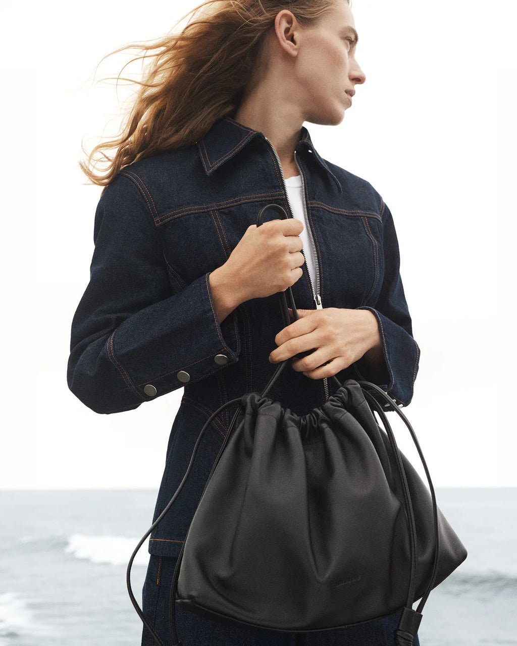 The Horse Fin Shoulder Bag