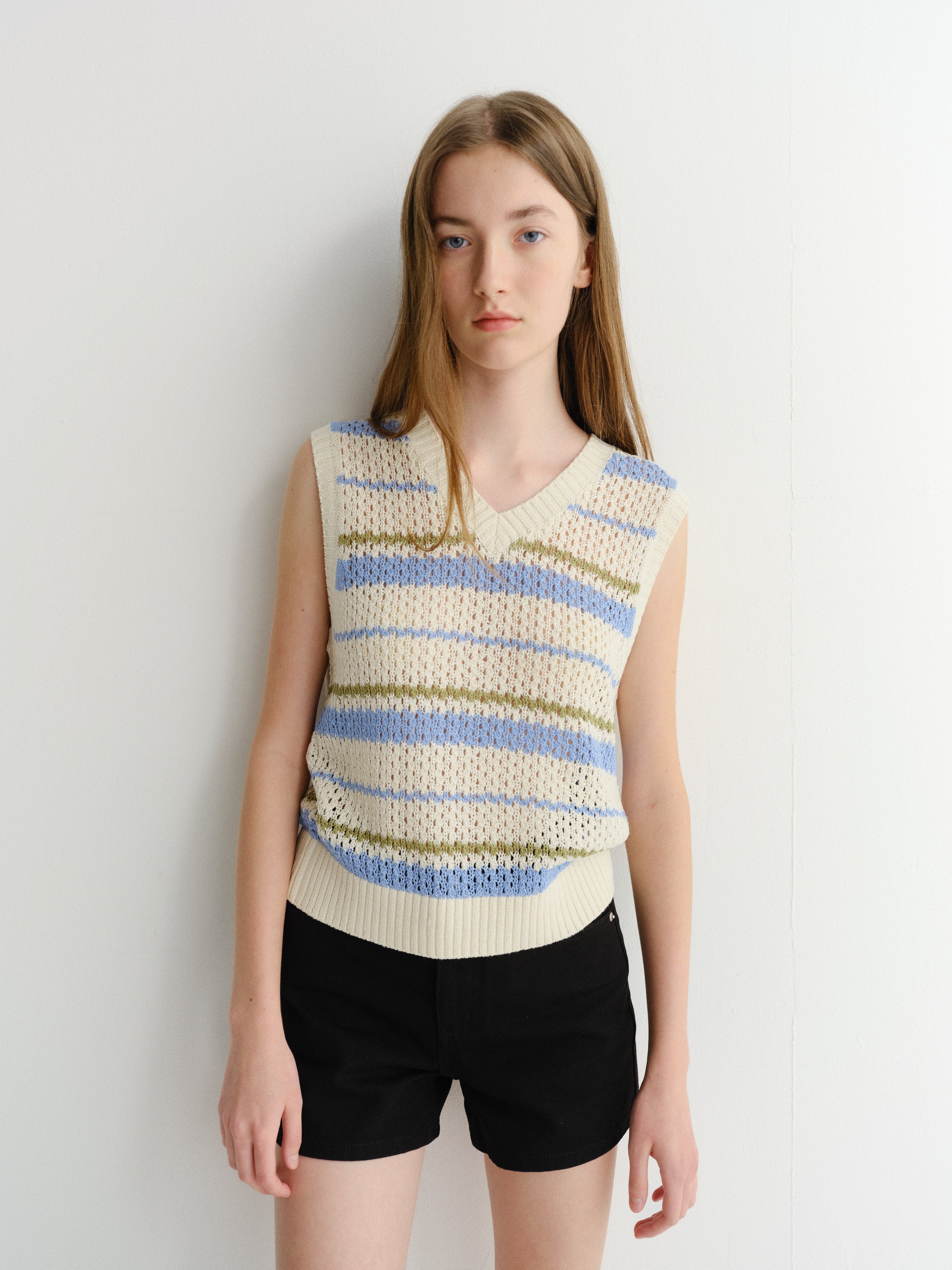 Dunst Chunky Knit Vest - Soft Blue Stripe
