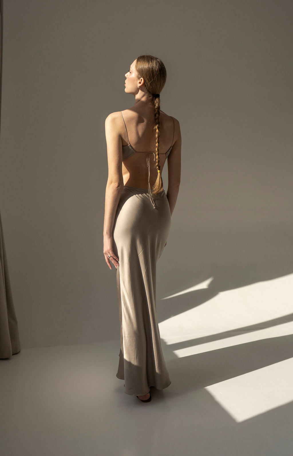 K M by L A N G E VINNYTSKA ARKA VISCOSE DRESS - TAUPE