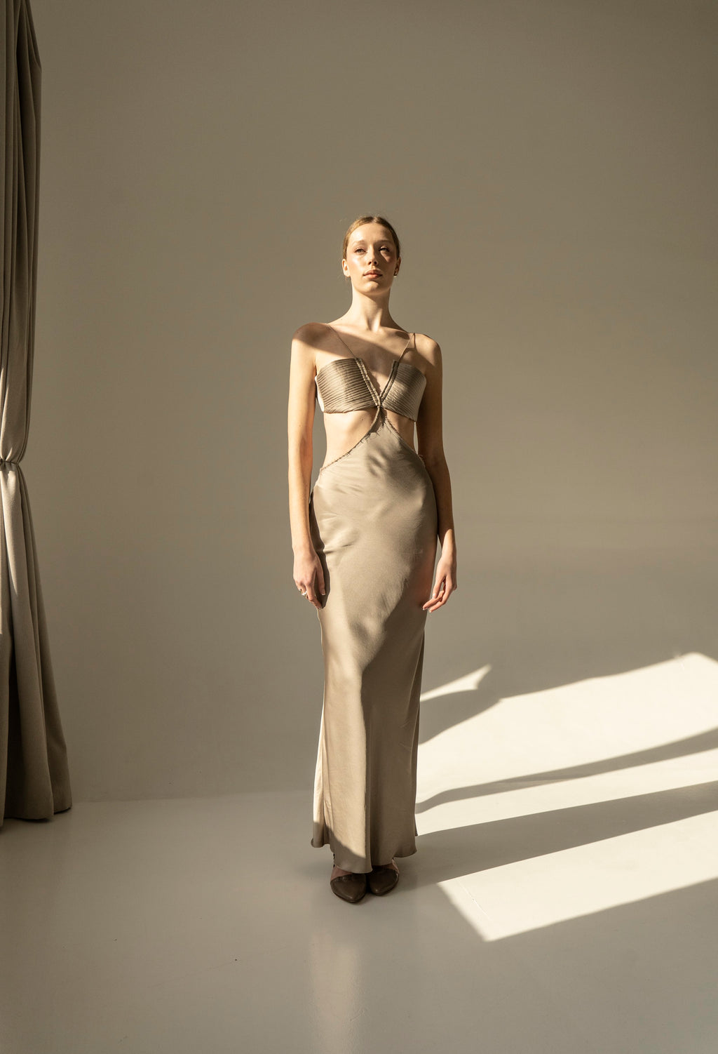 K M by L A N G E VINNYTSKA ARKA VISCOSE DRESS - TAUPE