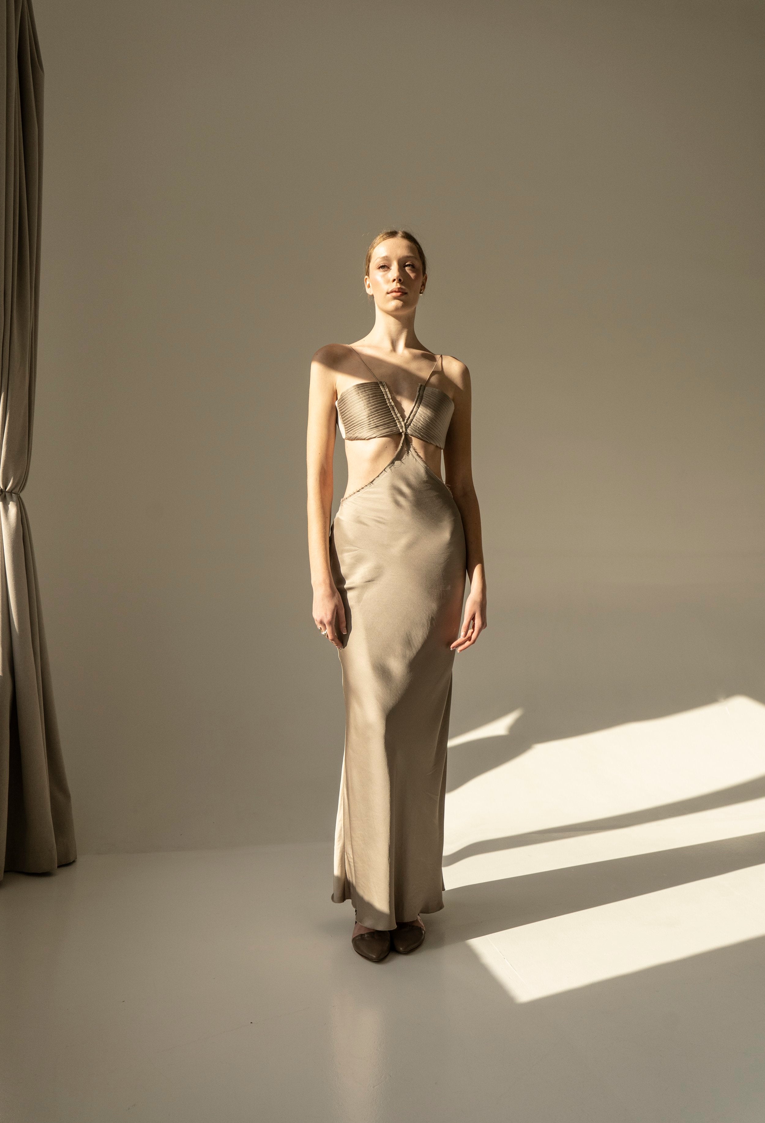 K M by L A N G E VINNYTSKA ARKA VISCOSE DRESS - TAUPE