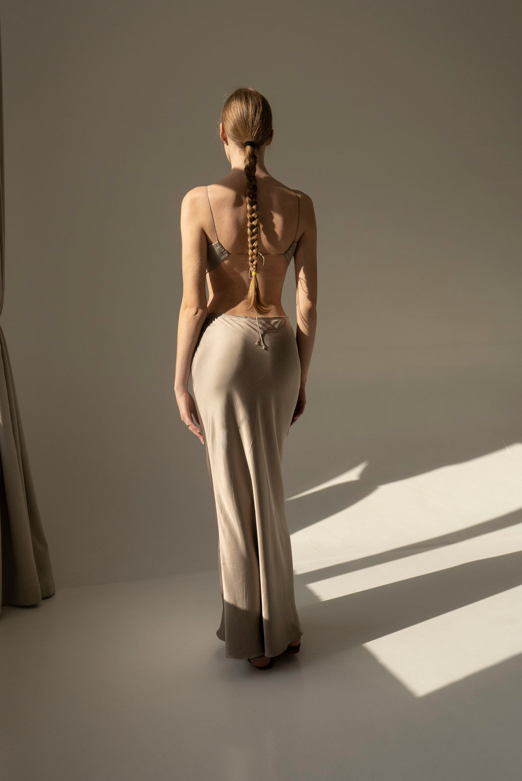K M by L A N G E VINNYTSKA ARKA VISCOSE DRESS - TAUPE