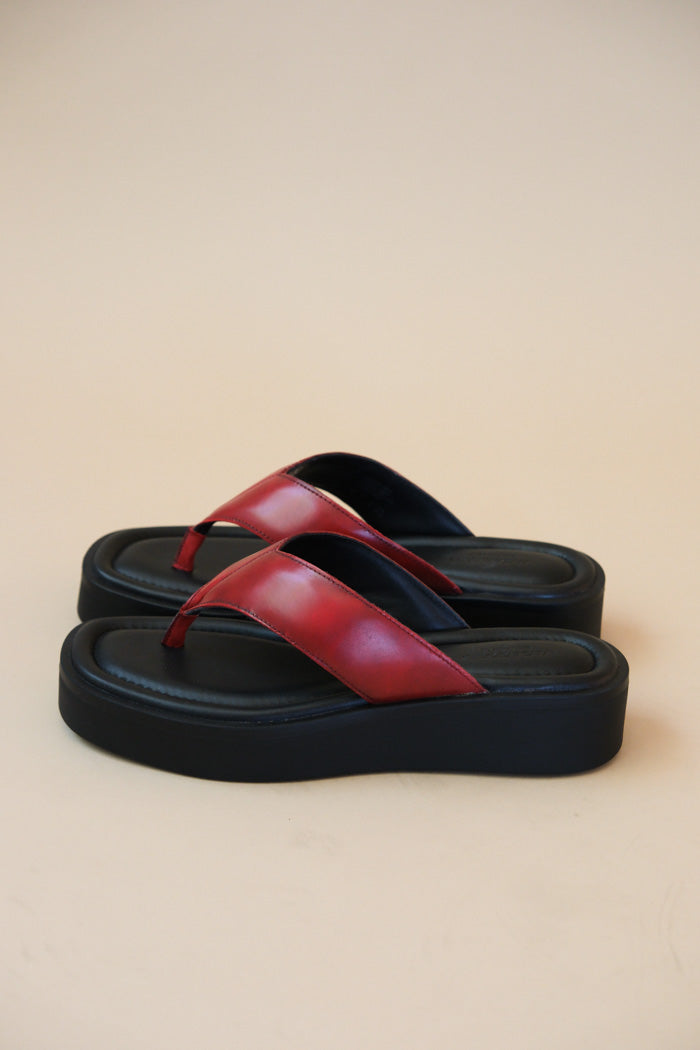 Vagabond Danya Sandal - Black/Red