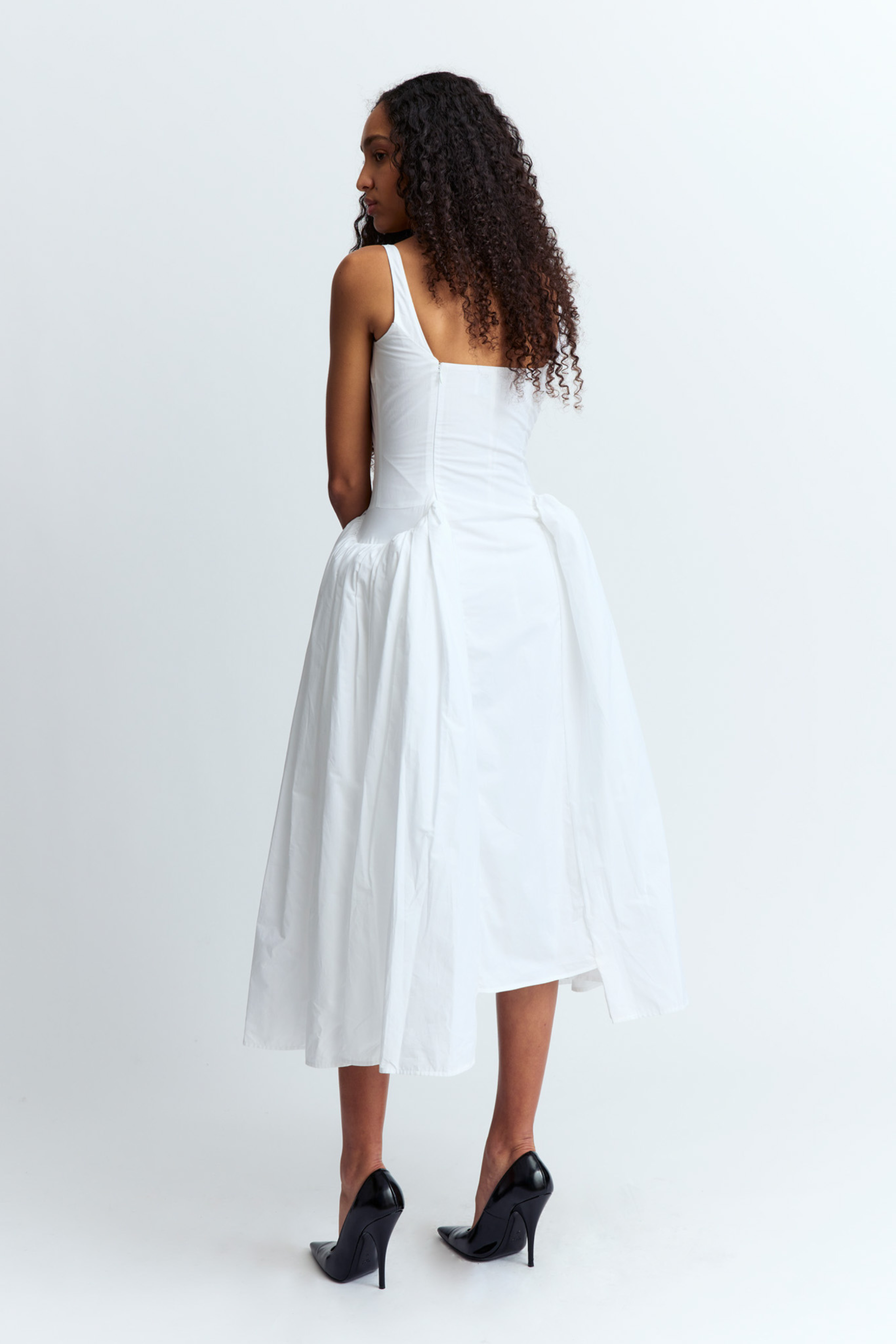16Arlington Vezile Midi Dress