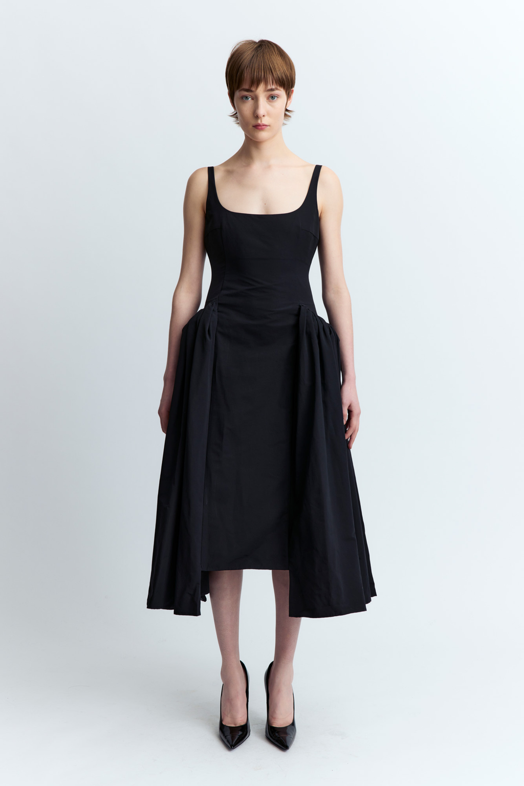 16Arlington Vezile Midi Dress - Black