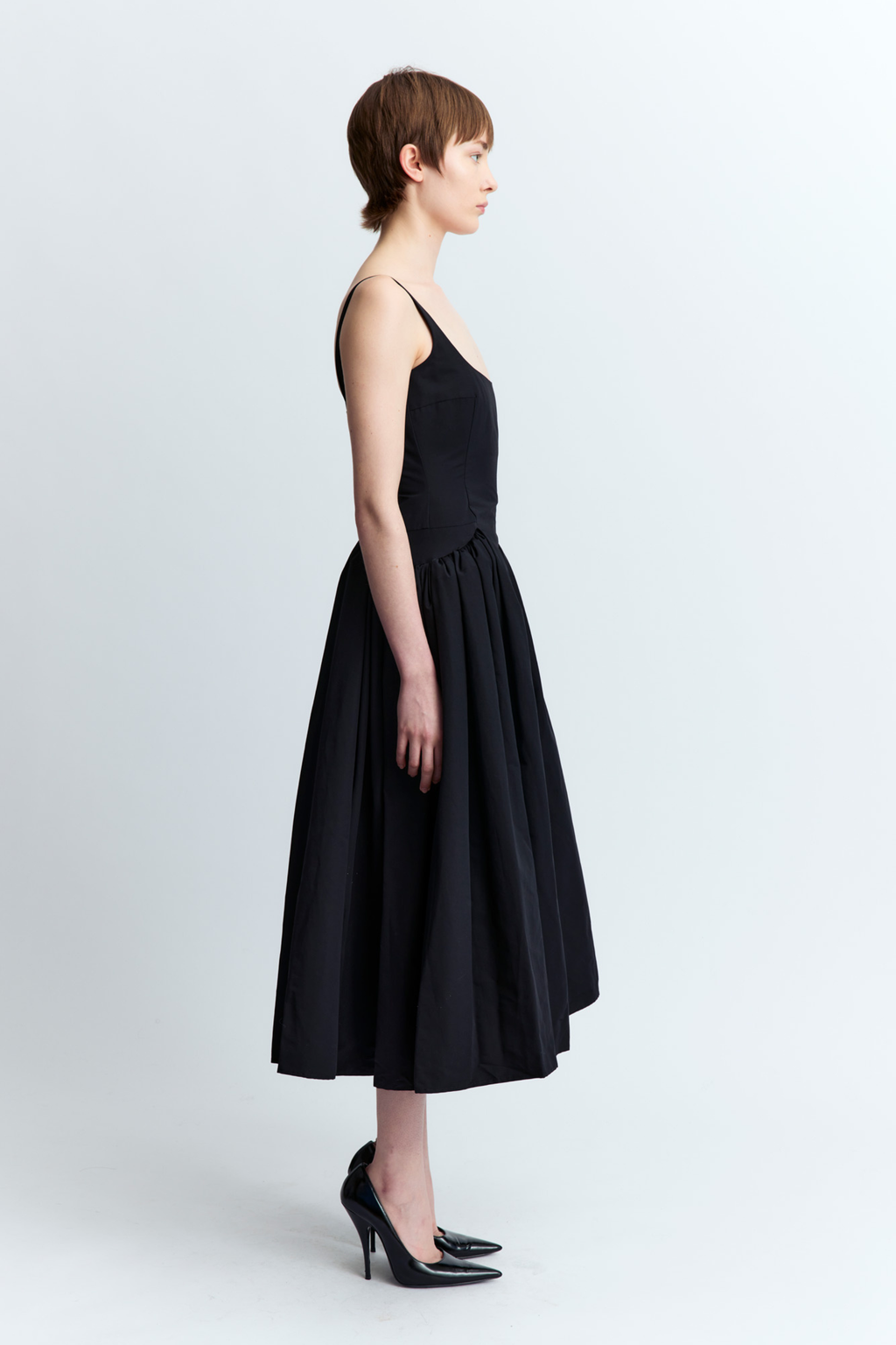 16Arlington Vezile Midi Dress - Black