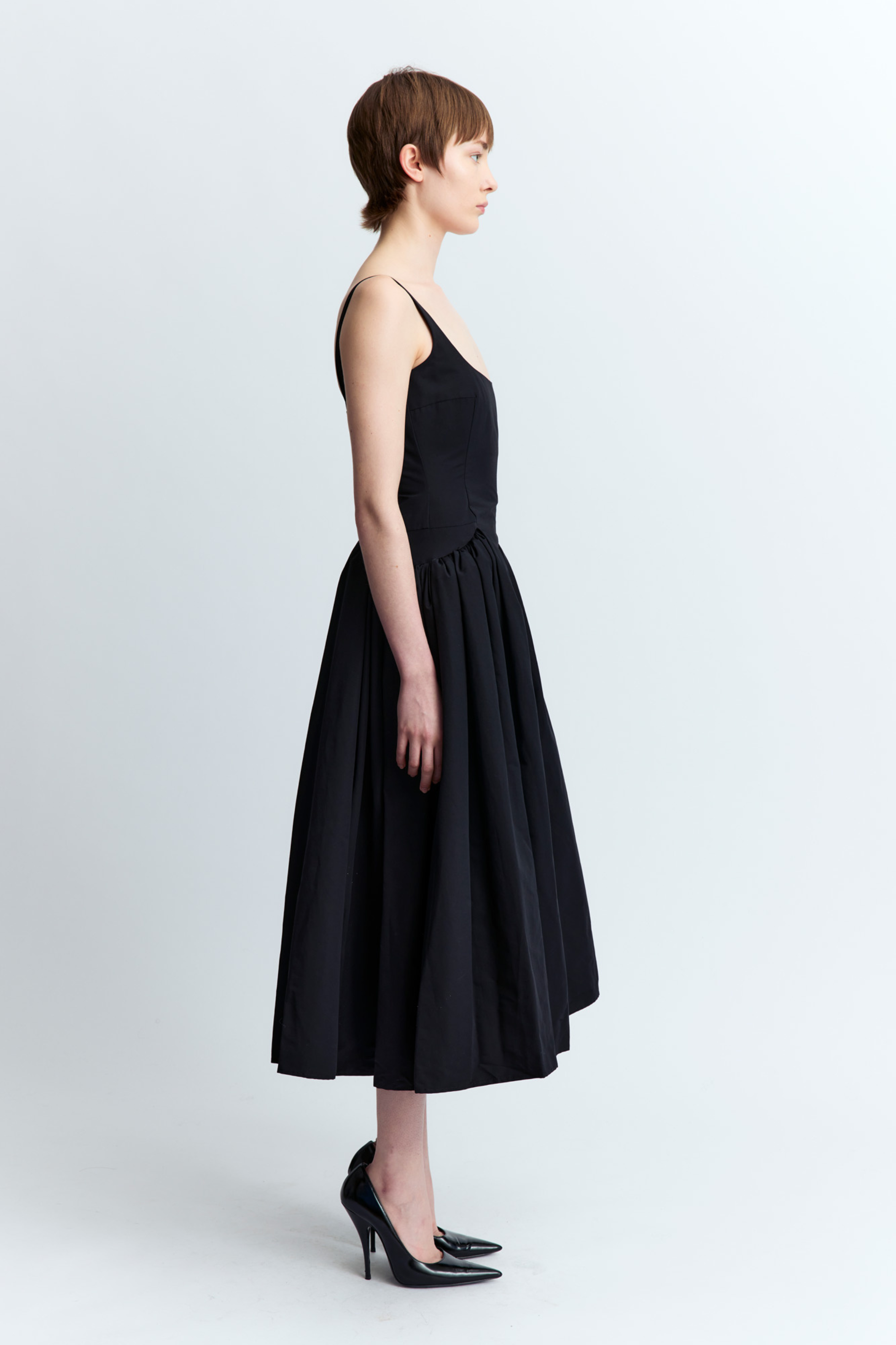 16Arlington Vezile Midi Dress - Black