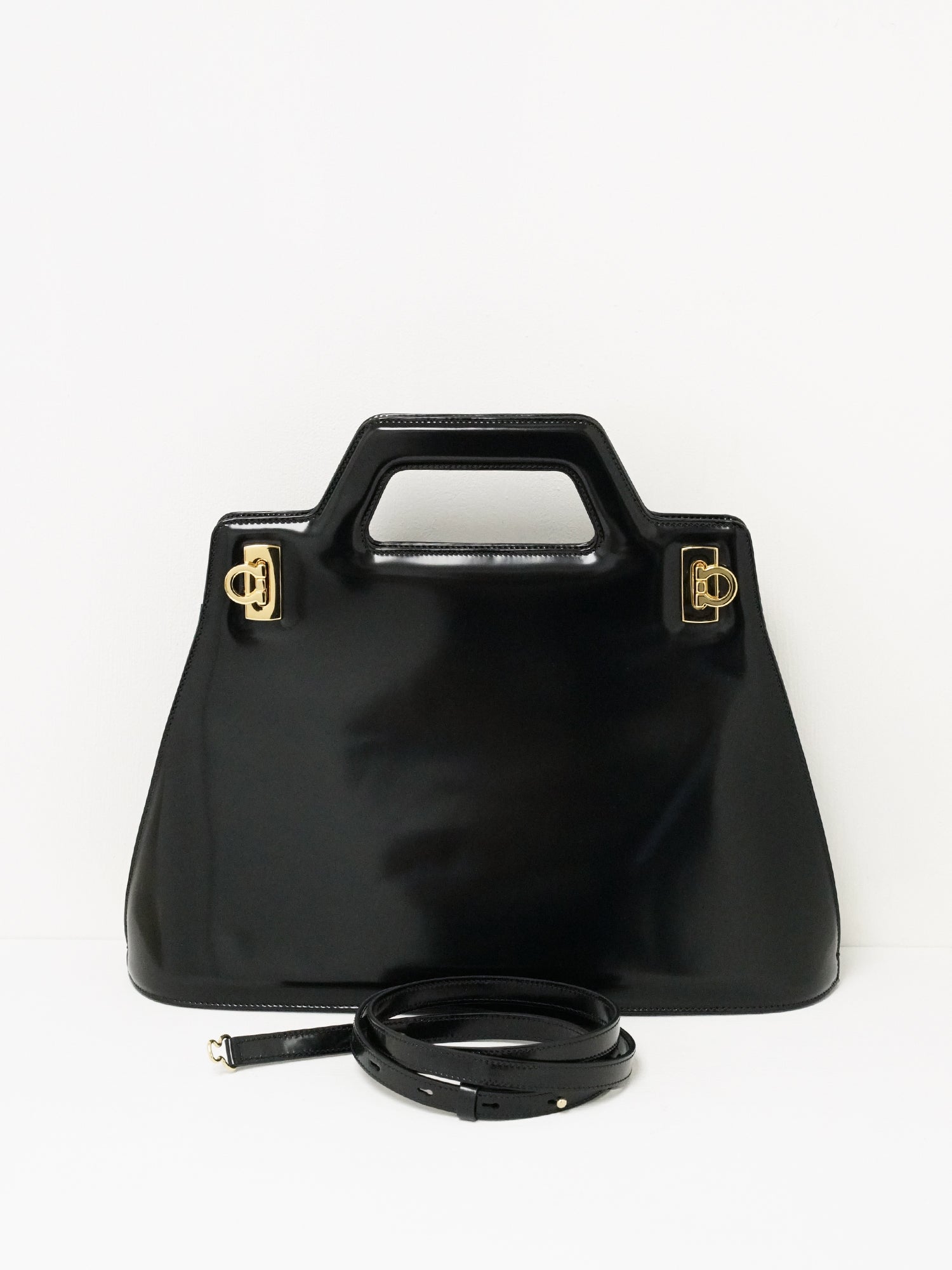 Ferragamo Wanda Handbag - Black