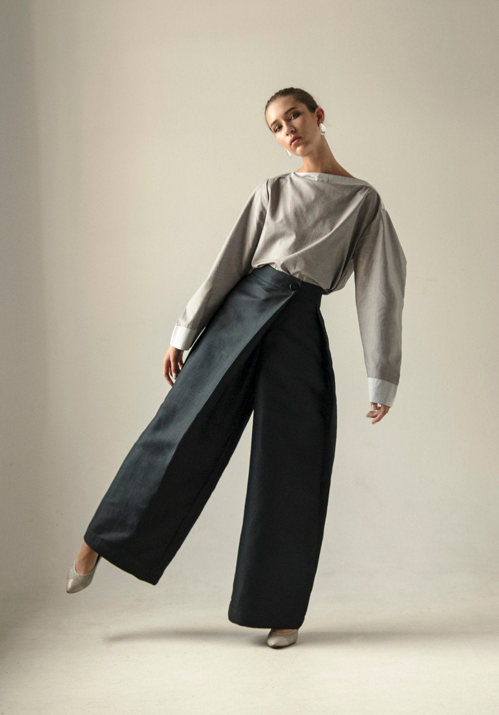 K M by L A N G E Wide leg crossover Button Sharovary pants - NAVY