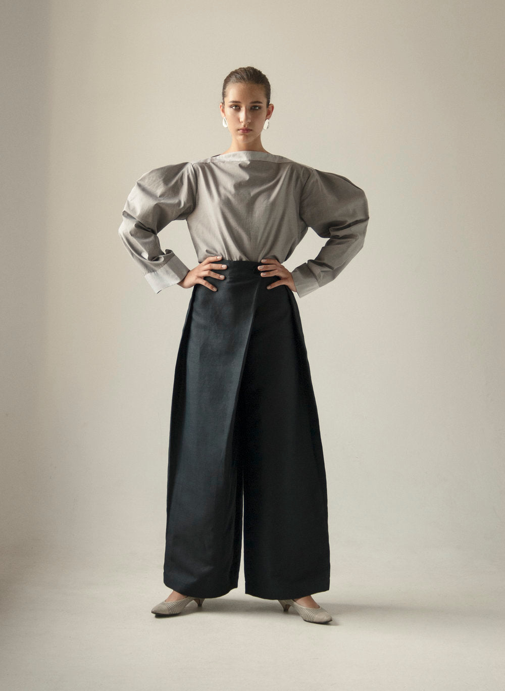 K M by L A N G E Wide leg crossover Button Sharovary pants - NAVY