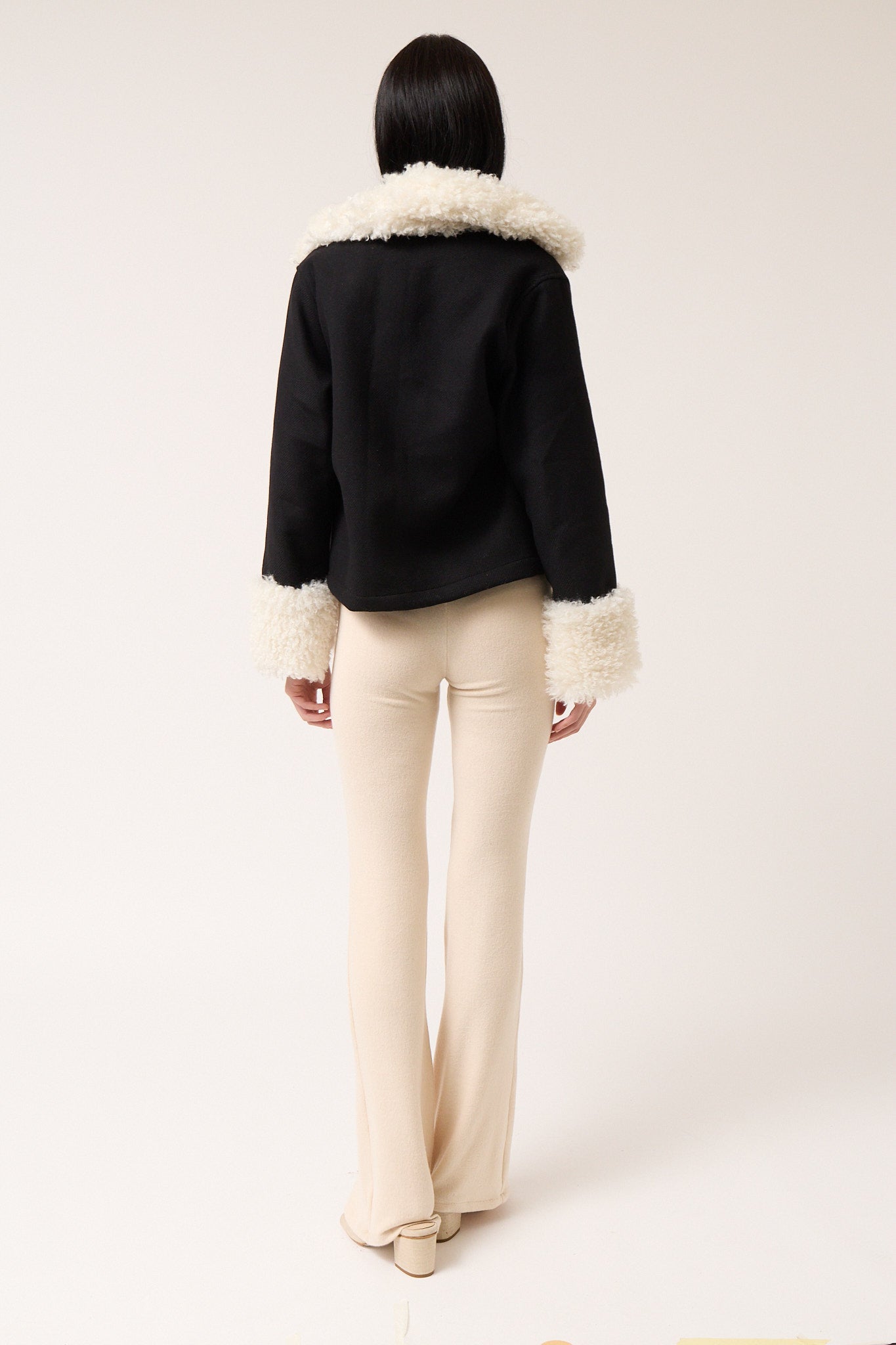 Colmillo de Morsa Wool Jacket with Contrast Collar and Cuffs - Black