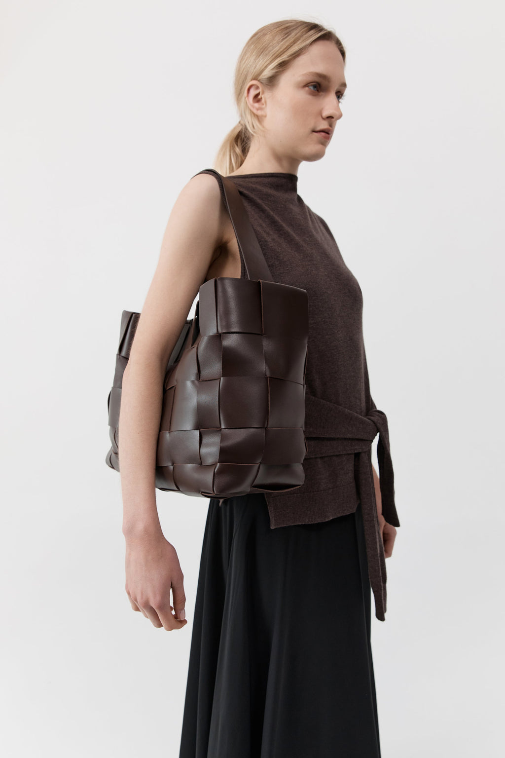 St. Agni Woven Large Tote - Chocolate